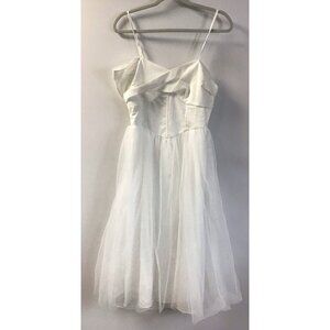 Woman’s White Ashangejia Dress Size Large 🤍